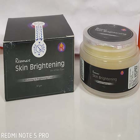 Product Name: Skin Brightening, Compositions of Skin Brightening are Whitening & Brightening Cream - Reomax Care